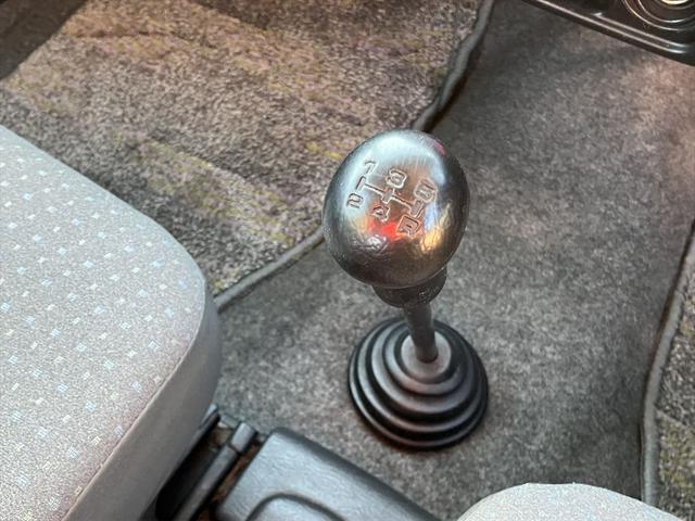 アルト Ｖｓ改　ワークス仕様　ターボエンジン乗換車　　５ＭＴ　パワーステアリング　アルミホイール　社外マフラー　ローダウン　リアスポイラーＥＴＣ　ナビ　ＴＶ　Ｂｌｕｅｔｏｏｔｈ　衝突安全ボディ（24枚目）