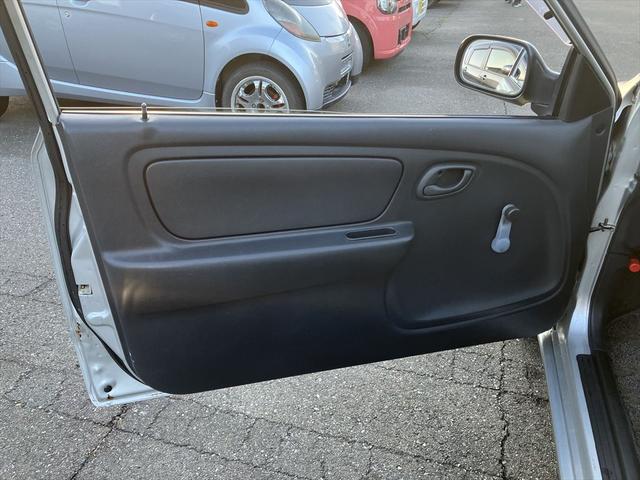 アルト Ｖｓ改　ワークス仕様　ターボエンジン乗換車　　５ＭＴ　パワーステアリング　アルミホイール　社外マフラー　ローダウン　リアスポイラーＥＴＣ　ナビ　ＴＶ　Ｂｌｕｅｔｏｏｔｈ　衝突安全ボディ（31枚目）