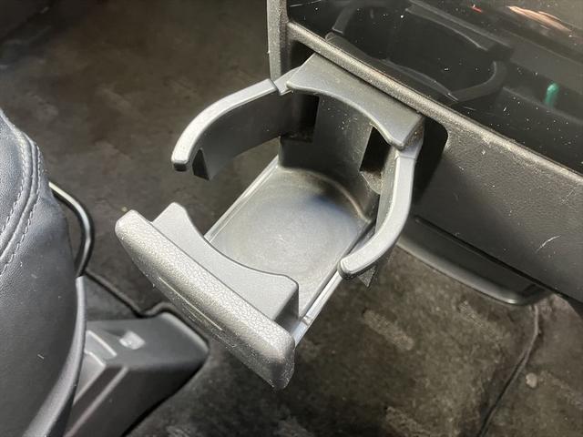 デリカD:5 M ドライブレコーダー ETC バックカメラ ナビ TV 両側スライド・片側電動 オートライト HID スマートキー アイドリングストップ 電動格納ミラー 3列シート CVT アルミホイール CD(32枚目)