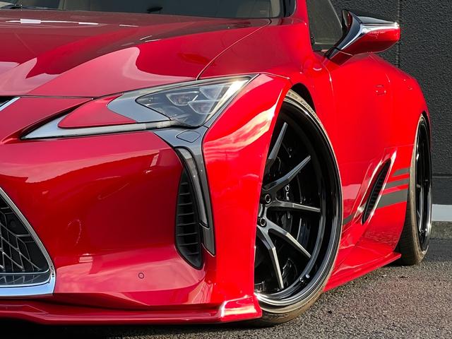 ＬＣ５００　Ｓパッケージ　マークレビンソン・アルカンターラ茶革・セーフティＳ・純正ナビ・Ｂカメラ・２１ＡＷ・ＣＦＲＰルーフ・アクティブリアウィング・エアシート・コーナーソナー・３眼ＬＥＤヘッド・プリクラッシュ・エアサス・エアロ(9枚目)