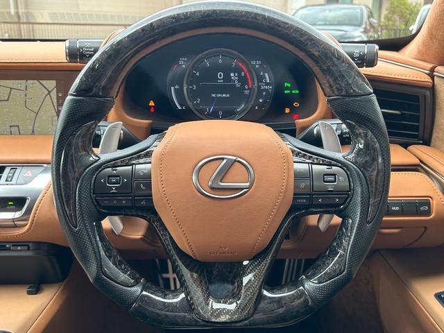 ＬＣ５００　Ｓパッケージ　寒冷地仕様　ヘッドアップディスプレイ　ＴＶジャンパー　ベージュ内装　ワイドボディ　ＫＵＨＬエアロ　エアサスペンション　４テールマフラー　ワンオフステアリング　ワンオフシフトノブ(21枚目)