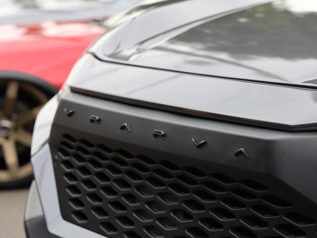 ＲＡＶ４ アドベンチャー　ＫＵＨＬ　クールレーシング　ＶＲＡＲＶＡ　ブラーバ　ＭＡＲＳ　ボディーキット　デジタルインナーミラー　パノラマムーンルーフ　ディスプレイオーディオ　ＥＴＣ２．０　ＡＣＣ　イージーアップ　１７インチＡＷ（12枚目）
