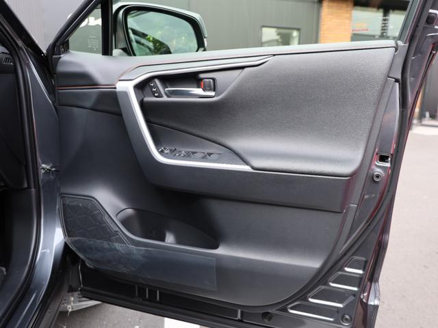 ＲＡＶ４ アドベンチャー　ＫＵＨＬ　クールレーシング　ＶＲＡＲＶＡ　ブラーバ　ＭＡＲＳ　ボディーキット　デジタルインナーミラー　パノラマムーンルーフ　ディスプレイオーディオ　ＥＴＣ２．０　ＡＣＣ　イージーアップ　１７インチＡＷ（25枚目）