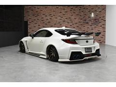 ������ξ������Х�ѡ��򴹷��Υ������ѡ�������μ�ξ�Ȥʤ�ޤ����ꥢ�ˤϡ��֥Х�ѡ��ס֥ե����ƥ��󥰥ǥ��ե奶���ס֣��ơ���ޥե顼�פ�����Ѥߡ��������������礭�����ݡ��ƥ��������Ф��ޤ��� 3