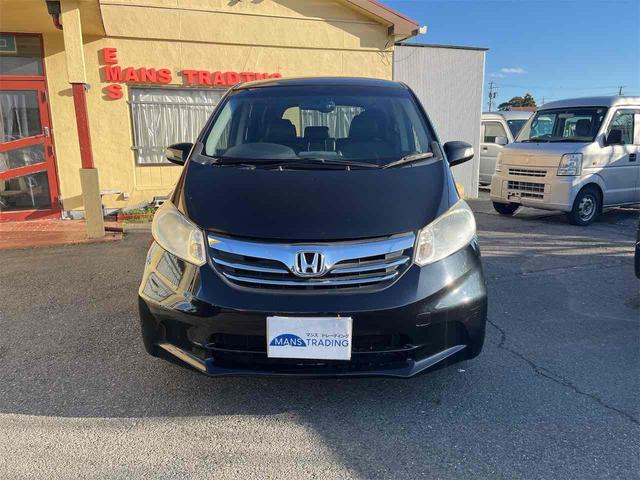 フリード Ｇ　ジャストセレクション　ドライブレコーダー　ＥＴＣ　ナビ　ＴＶ　両側電動スライドドア　スマートキー　電動格納ミラー　３列シート　ウォークスルー　ＣＶＴ　ＣＤ　ＤＶＤ再生　ＵＳＢ　Ｂｌｕｅｔｏｏｔｈ　盗難防止システム（12枚目）