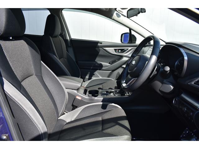 フロントシート　快適な座り心地のフロントシート。硬すぎず柔らかすぎずで車酔いしてしまう方も安心ですよ。