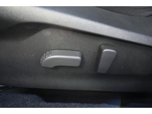 助手席パワーシート　電動シート採用で細かい微調整ができ，最適なポジションに合わせることで疲労軽減につながります