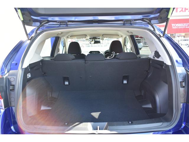 ラゲッジルーム　広く平坦なラゲッジルームで買い物袋や荷物等しっかりのせれます。キャンプやウインタースポーツ、お子様の部活の荷物もしっかりのりご家族の思い出も一緒に載せてください！