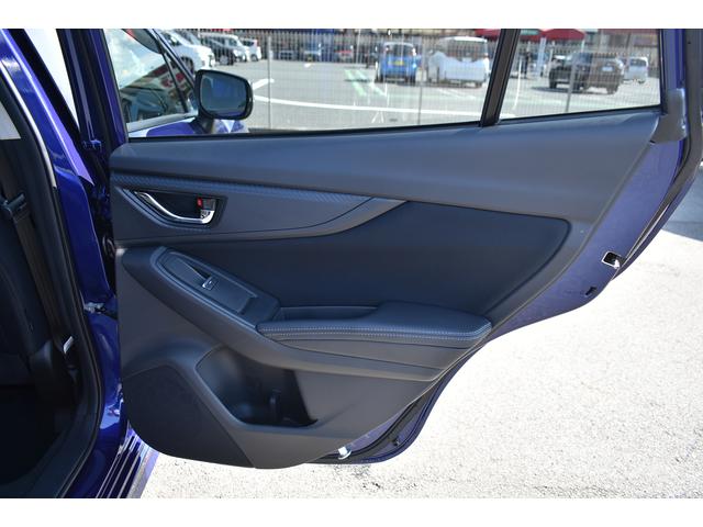 運転席側リヤドア内装　傷や汚れが少なく、綺麗な状態を保っています。運転者や同乗者からよく見える部分なので状態が気になりますよね？