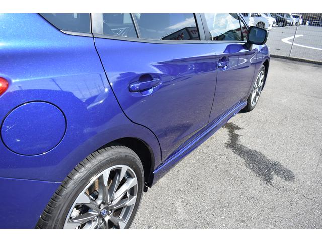 運転席側リヤドア画像。斜めから撮ることで凹みなど確認しやすくなります。