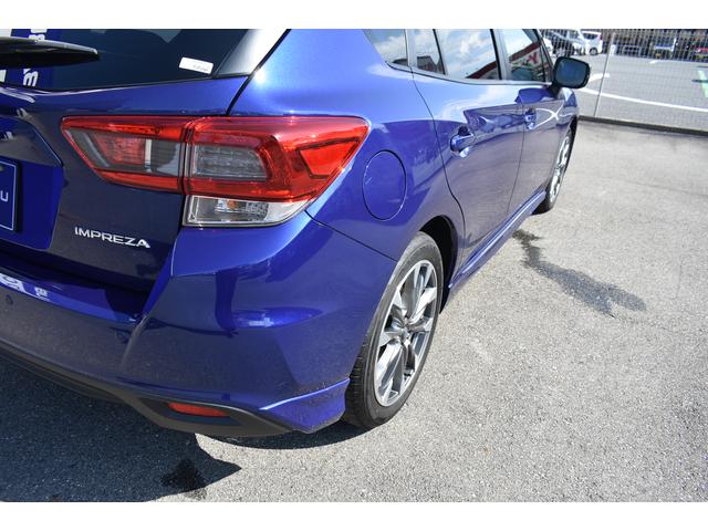 運転席側リヤクォーター画像。斜めから撮ることで凹みなど確認しやすくなります。