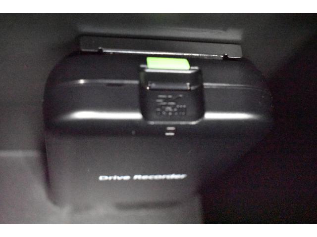 ドライブレコーダーを装備