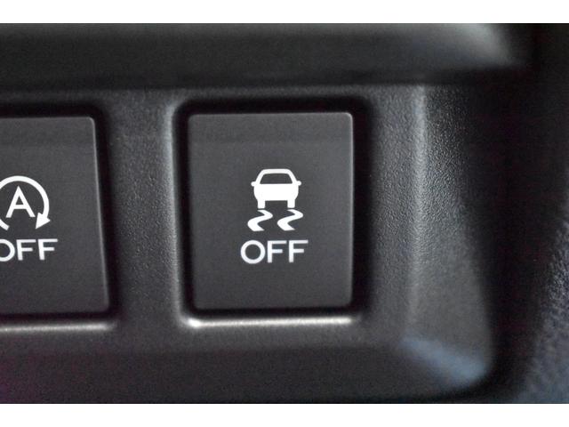 ＶＤＣ　ＯＦＦスイッチ　雪や砂利などで覆われた急登坂路で発進する時、ぬかるみや深い雪にタイヤが埋まった状態から脱出する時などに押してください。適度にスリップさせ発進・脱出のサポートをします。