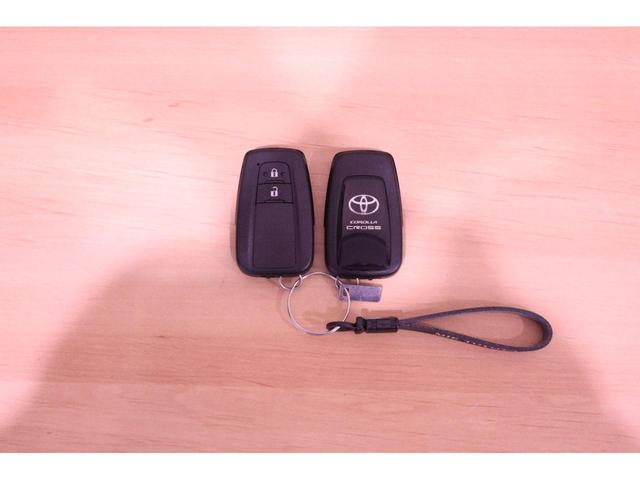 カローラクロス Ｓ　純正ディスプレイオーディオ（ナビ付）ＵＳＢ・Ｂｌｕｅｔｏｏｔｈ接続　衝突被害軽減ブレーキ　ＬＥＤヘッドランプ　ＥＴＣ　バックガイドモニター　スマートキー　クルーズコントロール　クリアランスソナー（28枚目）