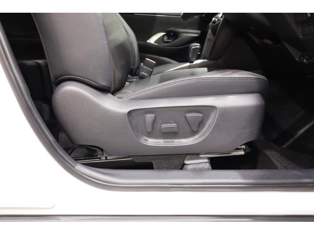 ヤリスクロス Ｚ　純正ディスプレイオーディオ（ナビ付）ＵＳＢ・Ｂｌｕｅｔｏｏｔｈ　衝突被害軽減ブレーキ　ＬＥＤヘッドランプ　ＥＴＣ　全周囲カメラ　スマートキー　クルーズコントロール　クリアランスソナー　シートヒーター（12枚目）