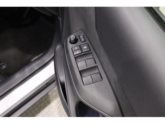ヤリスクロス Ｚ　純正ディスプレイオーディオ（ナビ付）ＵＳＢ・Ｂｌｕｅｔｏｏｔｈ　衝突被害軽減ブレーキ　ＬＥＤヘッドランプ　ＥＴＣ　全周囲カメラ　スマートキー　クルーズコントロール　クリアランスソナー　シートヒーター（13枚目）