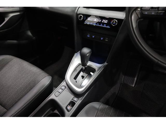 ヤリスクロス Ｚ　純正ディスプレイオーディオ（ナビ付）ＵＳＢ・Ｂｌｕｅｔｏｏｔｈ　衝突被害軽減ブレーキ　ＬＥＤヘッドランプ　ＥＴＣ　全周囲カメラ　スマートキー　クルーズコントロール　クリアランスソナー　シートヒーター（23枚目）