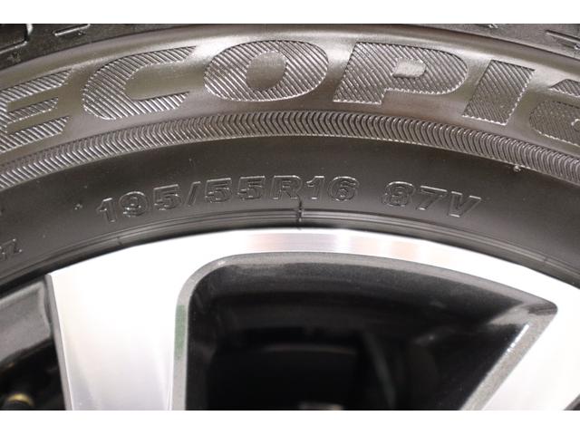 装着タイヤサイズは１９５／５５／１６です。