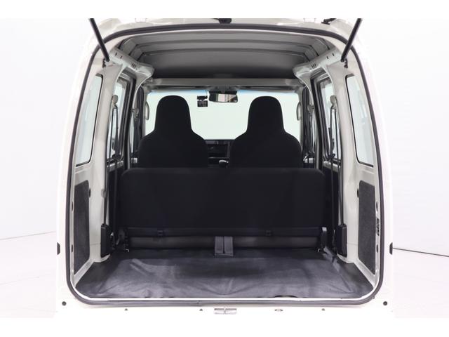 ハイゼットカーゴ スペシャルクリーンSAIII 4WD 純正FM/AMチューナー 衝突被害軽減ブレーキ 光軸調整機能付ハロゲンヘッドライト マニュアルエアコン オートマチックハイビーム レーンキーピングアシスト アイドリングストップ ドライブレコーダー(9枚目)