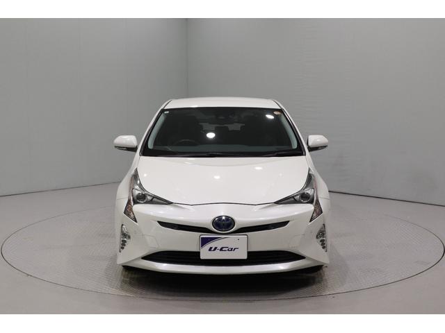 プリウス Ｓセーフティプラス　純正ＳＤナビ　フルセグＴＶ　ＣＤ　ＳＤ　ＤＶＤ再生　Ｂｌｕｅｔｏｏｔｈ接続　衝突被害軽減ブレーキ　ＬＥＤヘッドランプ　ＥＴＣ　バックモニター　スマートキー　クルーズコントロール　パーキングアシスト（2枚目）