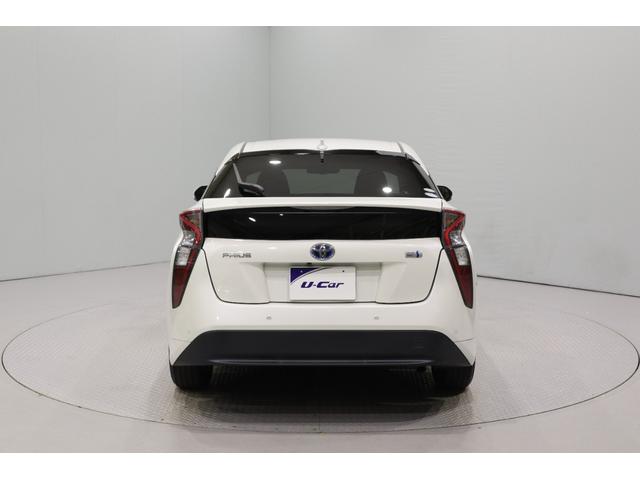 プリウス Ｓセーフティプラス　純正ＳＤナビ　フルセグＴＶ　ＣＤ　ＳＤ　ＤＶＤ再生　Ｂｌｕｅｔｏｏｔｈ接続　衝突被害軽減ブレーキ　ＬＥＤヘッドランプ　ＥＴＣ　バックモニター　スマートキー　クルーズコントロール　パーキングアシスト（6枚目）