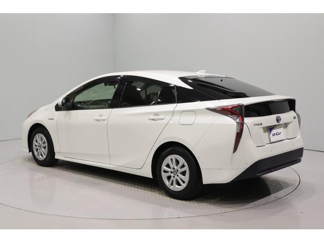 プリウス Ｓセーフティプラス　純正ＳＤナビ　フルセグＴＶ　ＣＤ　ＳＤ　ＤＶＤ再生　Ｂｌｕｅｔｏｏｔｈ接続　衝突被害軽減ブレーキ　ＬＥＤヘッドランプ　ＥＴＣ　バックモニター　スマートキー　クルーズコントロール　パーキングアシスト（7枚目）