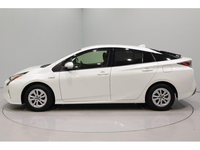 プリウス Ｓセーフティプラス　純正ＳＤナビ　フルセグＴＶ　ＣＤ　ＳＤ　ＤＶＤ再生　Ｂｌｕｅｔｏｏｔｈ接続　衝突被害軽減ブレーキ　ＬＥＤヘッドランプ　ＥＴＣ　バックモニター　スマートキー　クルーズコントロール　パーキングアシスト（8枚目）