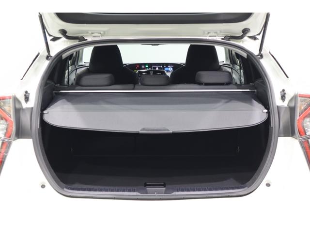 プリウス Ｓセーフティプラス　純正ＳＤナビ　フルセグＴＶ　ＣＤ　ＳＤ　ＤＶＤ再生　Ｂｌｕｅｔｏｏｔｈ接続　衝突被害軽減ブレーキ　ＬＥＤヘッドランプ　ＥＴＣ　バックモニター　スマートキー　クルーズコントロール　パーキングアシスト（10枚目）