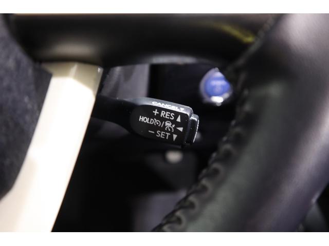 プリウス Ｓセーフティプラス　純正ＳＤナビ　フルセグＴＶ　ＣＤ　ＳＤ　ＤＶＤ再生　Ｂｌｕｅｔｏｏｔｈ接続　衝突被害軽減ブレーキ　ＬＥＤヘッドランプ　ＥＴＣ　バックモニター　スマートキー　クルーズコントロール　パーキングアシスト（16枚目）