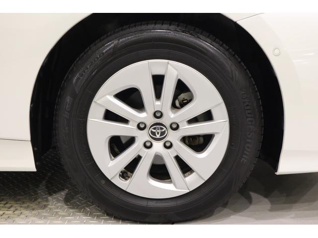 プリウス Ｓセーフティプラス　純正ＳＤナビ　フルセグＴＶ　ＣＤ　ＳＤ　ＤＶＤ再生　Ｂｌｕｅｔｏｏｔｈ接続　衝突被害軽減ブレーキ　ＬＥＤヘッドランプ　ＥＴＣ　バックモニター　スマートキー　クルーズコントロール　パーキングアシスト（36枚目）