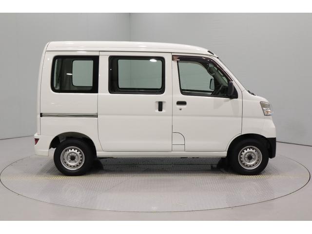 ハイゼットカーゴ スペシャルクリーンＳＡＩＩＩ　純正ＦＭ／ＡＭチューナー　衝突被害軽減ブレーキ　光軸調整機能付ハロゲンヘッドライト　マニュアルエアコン　オートマチックハイビーム　レーンキーピングアシスト　アイドリングストップ　ドライブレコーダー（4枚目）