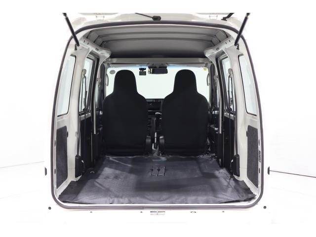 ハイゼットカーゴ スペシャルクリーンＳＡＩＩＩ　純正ＦＭ／ＡＭチューナー　衝突被害軽減ブレーキ　光軸調整機能付ハロゲンヘッドライト　マニュアルエアコン　オートマチックハイビーム　レーンキーピングアシスト　アイドリングストップ　ドライブレコーダー（10枚目）