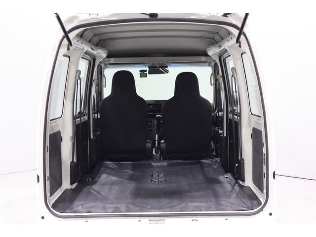 ハイゼットカーゴ スペシャルクリーンＳＡＩＩＩ　純正ＦＭ／ＡＭチューナー　衝突被害軽減ブレーキ　光軸調整機能付ハロゲンヘッドライト　マニュアルエアコン　オートマチックハイビーム　レーンキーピングアシスト　アイドリングストップ　ドライブレコーダー（10枚目）