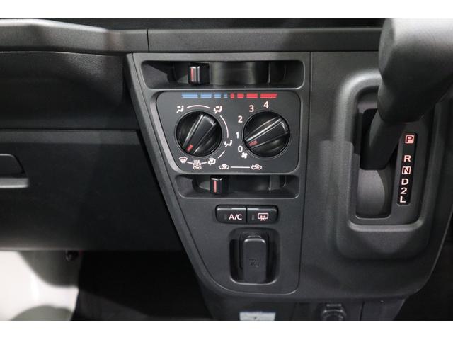 ハイゼットカーゴ スペシャルクリーンＳＡＩＩＩ　純正ＦＭ／ＡＭチューナー　衝突被害軽減ブレーキ　光軸調整機能付ハロゲンヘッドライト　マニュアルエアコン　オートマチックハイビーム　レーンキーピングアシスト　アイドリングストップ　ドライブレコーダー（18枚目）