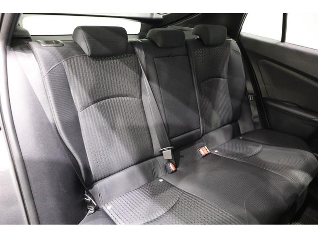 プリウス Ｓ　純正ＳＤナビ　ワンセグＴＶ　ＣＤ　ＳＤ　外部入力端子　Ｂｌｕｅｔｏｏｔｈ接続　衝突安全ボディー　ＬＥＤヘッドランプ　ＥＴＣ　スマートキー　オートエアコン　セキュリティーアラーム　デュアルエアーバック（15枚目）