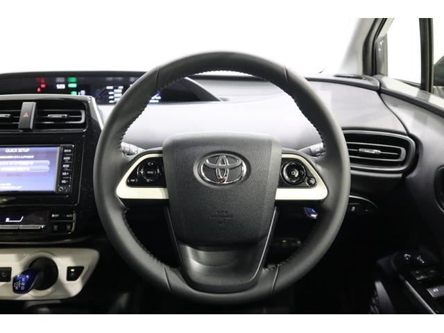 プリウス Ｓ　純正ＳＤナビ　ワンセグＴＶ　ＣＤ　ＳＤ　外部入力端子　Ｂｌｕｅｔｏｏｔｈ接続　衝突安全ボディー　ＬＥＤヘッドランプ　ＥＴＣ　スマートキー　オートエアコン　セキュリティーアラーム　デュアルエアーバック（19枚目）