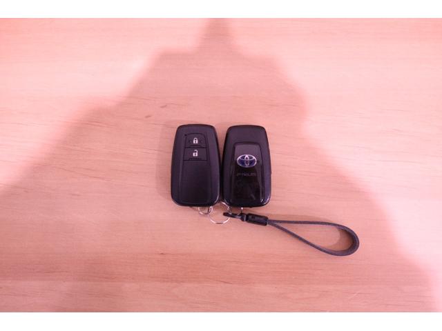 プリウス Ｓ　純正ＳＤナビ　ワンセグＴＶ　ＣＤ　ＳＤ　外部入力端子　Ｂｌｕｅｔｏｏｔｈ接続　衝突安全ボディー　ＬＥＤヘッドランプ　ＥＴＣ　スマートキー　オートエアコン　セキュリティーアラーム　デュアルエアーバック（38枚目）