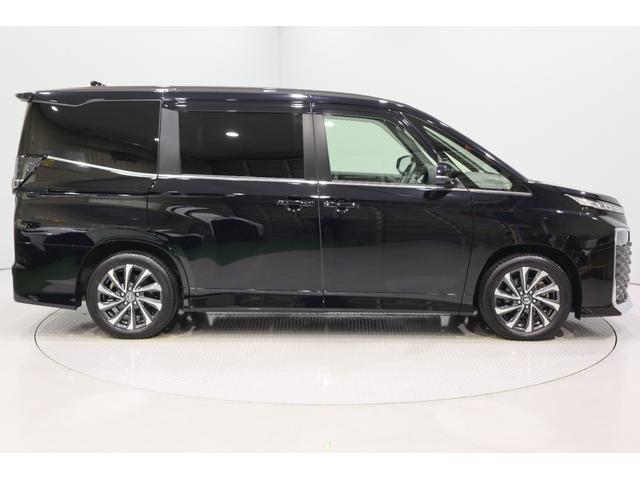 ヴォクシー Ｓ－Ｚ　純正ディスプレイオーディオ　フルセグＴＶ　ＣＤ　ＤＶＤ再生　ＵＳＢ・Ｂｌｕｅｔｏｏｔｈ接続　衝突被害軽減ブレーキ　ＬＥＤヘッドランプ　ＥＴＣ　バックガイドモニター　スマートキー　クルーズコントロール（4枚目）