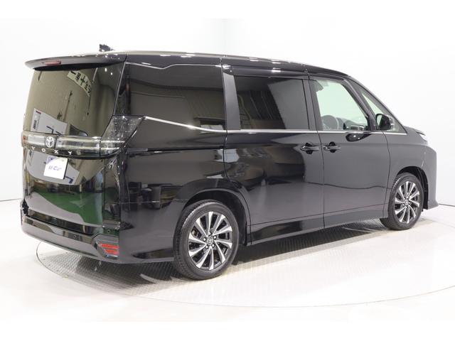 ヴォクシー Ｓ－Ｚ　純正ディスプレイオーディオ　フルセグＴＶ　ＣＤ　ＤＶＤ再生　ＵＳＢ・Ｂｌｕｅｔｏｏｔｈ接続　衝突被害軽減ブレーキ　ＬＥＤヘッドランプ　ＥＴＣ　バックガイドモニター　スマートキー　クルーズコントロール（5枚目）