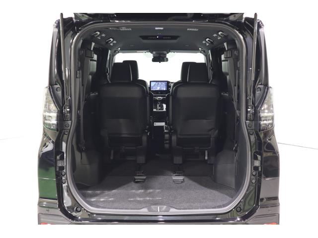 ヴォクシー Ｓ－Ｚ　純正ディスプレイオーディオ　フルセグＴＶ　ＣＤ　ＤＶＤ再生　ＵＳＢ・Ｂｌｕｅｔｏｏｔｈ接続　衝突被害軽減ブレーキ　ＬＥＤヘッドランプ　ＥＴＣ　バックガイドモニター　スマートキー　クルーズコントロール（11枚目）