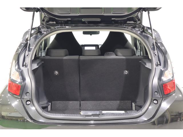 アクア Ｘ　純正ディスプレイオーディオ（ナビ付）ＵＳＢ・Ｂｌｕｅｔｏｏｔｈ接続　衝突被害軽減ブレーキ　ＬＥＤヘッドランプ　バックモニター　スマートキー　クルーズコントロール　ＡＣ１００Ｖ給電　クリアランスソナー（9枚目）