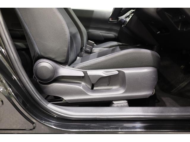 アクア Ｘ　純正ディスプレイオーディオ（ナビ付）ＵＳＢ・Ｂｌｕｅｔｏｏｔｈ接続　衝突被害軽減ブレーキ　ＬＥＤヘッドランプ　バックモニター　スマートキー　クルーズコントロール　ＡＣ１００Ｖ給電　クリアランスソナー（12枚目）