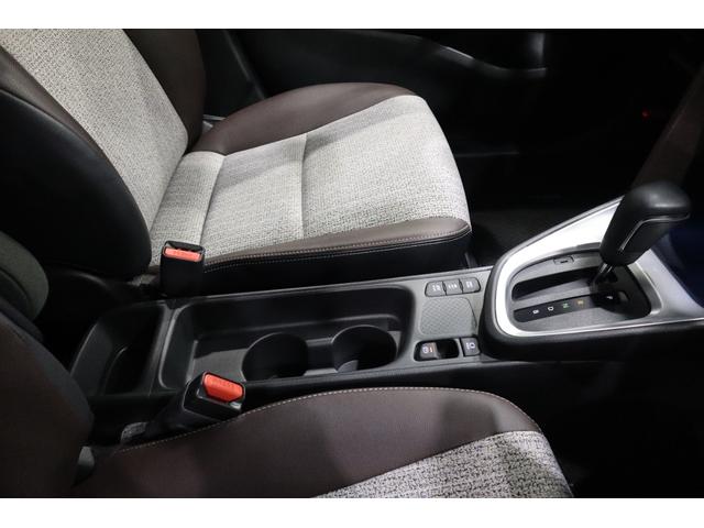 ヤリスクロス ハイブリッドZ 純正ディスプレイオーディオ フルセグTV CD DVD再生 Bluetooth接続 衝突被害軽減ブレーキ LEDヘッドランプ ETC 全周囲カメラ スマートキー クルーズコントロール パワーバックドア(27枚目)