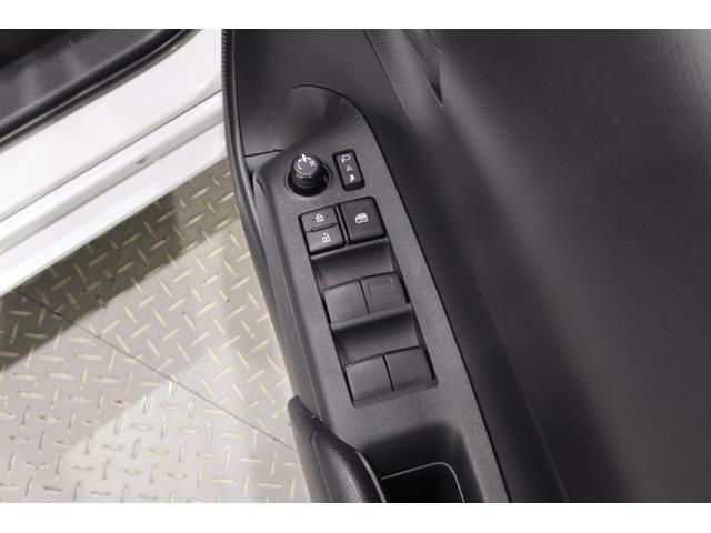 アクア Ｘ　純正ディスプレイオーディオ（ナビ付）ＵＳＢ・Ｂｌｕｅｔｏｏｔｈ接続　衝突被害軽減ブレーキ　ＬＥＤヘッドランプ　バックモニター　スマートキー　クルーズコントロール　ＡＣ１００Ｖ給電　クリアランスソナー（13枚目）