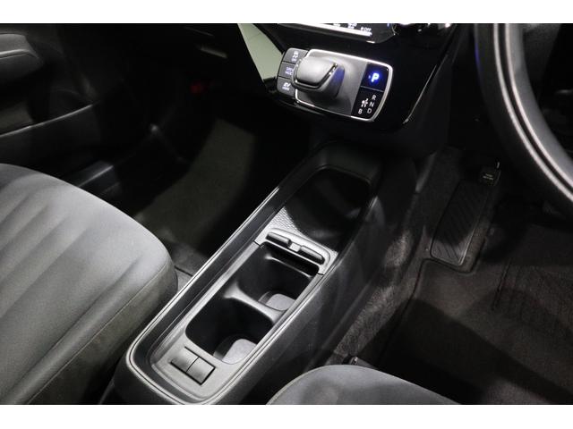 アクア Ｘ　純正ディスプレイオーディオ（ナビ付）ＵＳＢ・Ｂｌｕｅｔｏｏｔｈ接続　衝突被害軽減ブレーキ　ＬＥＤヘッドランプ　バックモニター　スマートキー　クルーズコントロール　ＡＣ１００Ｖ給電　クリアランスソナー（19枚目）