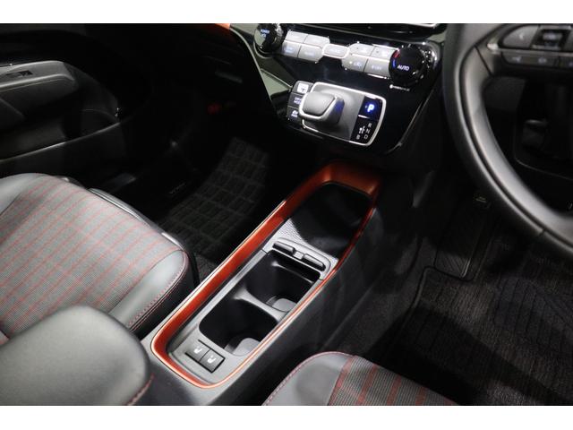 アクア Ｚ　純正ディスプレイオーディオ（ナビ付）ＵＳＢ・Ｂｌｕｅｔｏｏｔｈ接続　衝突被害軽減ブレーキ　ＬＥＤヘッドランプ　ＥＴＣ　全周囲カメラ　スマートキー　クルーズコントロール　ＡＣ１００Ｖ給電　シートヒーター（24枚目）