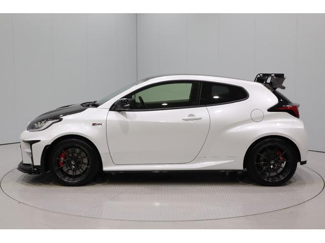 ���q�l�Ɍ����ԗ��̌���m�F�����肢���Ă���܂��B���񂲗��X�����A�����ԗ������X�܂ł������������܂��B�X�܃X�^�b�t�ꓯ�A���q�l�̂����X���҂����Ă���܂��B