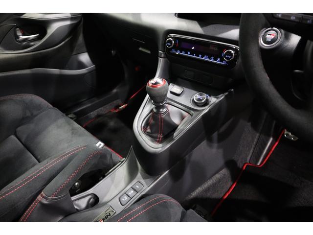 �Z���^�R���\�[���ɂ̓h�����N�z���_�[�������Ă��܂��B