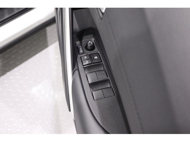 カローラクロス ハイブリッド　Ｚ　純正ディスプレイオーディオ（ナビ付）ＵＳＢ・Ｂｌｕｅｔｏｏｔｈ接続　衝突被害軽減ブレーキ　ＬＥＤヘッドランプ　ＥＴＣ　全周囲カメラ　スマートキー　車　パワーバックドア　ＡＣ１００Ｖ給電　パノラマルーフ（14枚目）