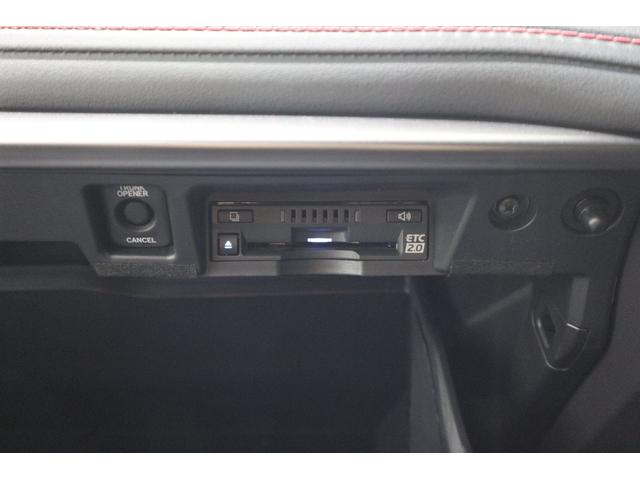 クラウンハイブリッド ＲＳ　純正ディスプレイオーディオ　フルセグＴＶ　ＣＤ　ＳＤ　ＤＶＤ　Ｂｌｕｅｔｏｏｔｈ　衝突被害軽減ブレーキ　ＬＥＤヘッドランプ　ＥＴＣ　全周囲カメラ　スマートキー　クルーズコントロール　ＴＲＤフルエアロ（18枚目）